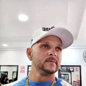 Meet your Posher, Carlos